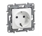 Розетка 2P+E 16A с защитой белый NILOE Legrand